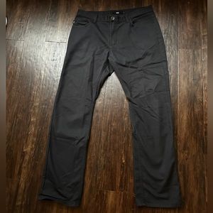 Men’s Van’s Pants Size 34